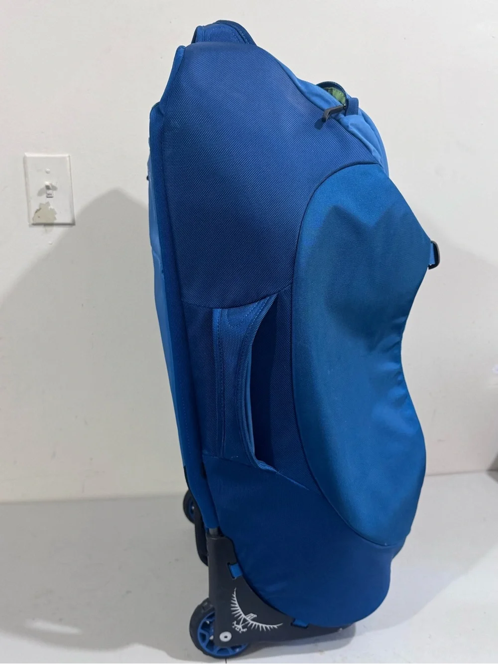 OSPREY Teal Blue Rolling Travel Pack
